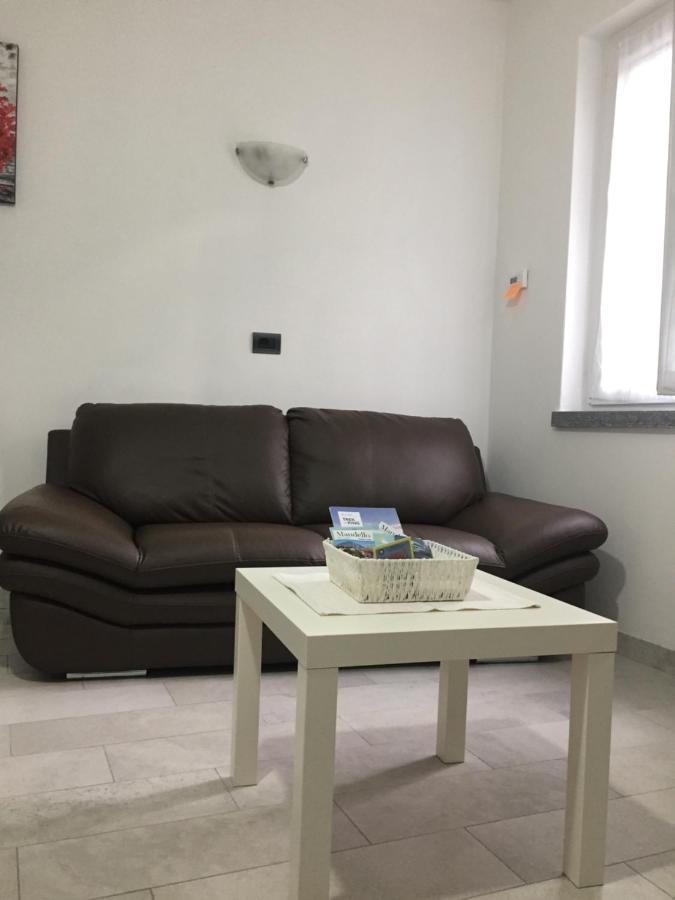 Casa Stefania Apartment Мандельо дел Ларио Екстериор снимка
