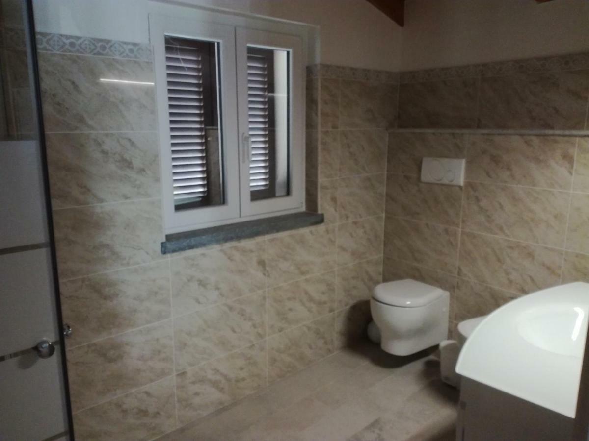 Casa Stefania Apartment Мандельо дел Ларио Екстериор снимка
