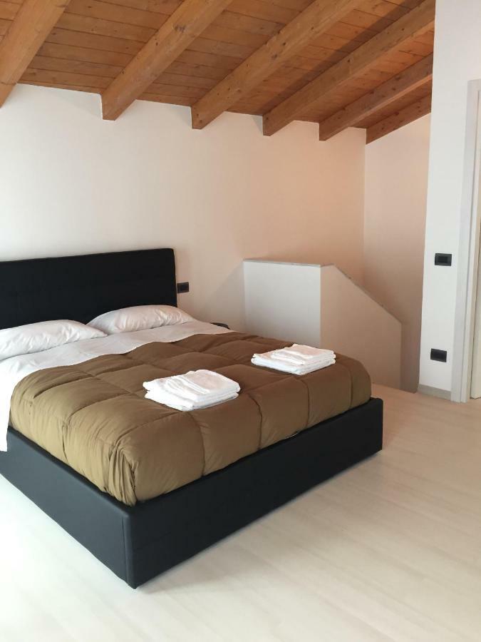 Casa Stefania Apartment Мандельо дел Ларио Екстериор снимка