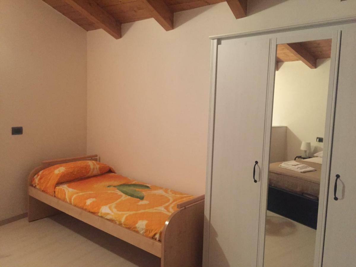 Casa Stefania Apartment Мандельо дел Ларио Екстериор снимка