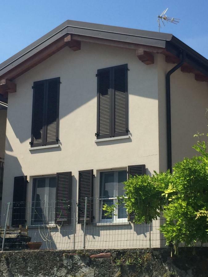 Casa Stefania Apartment Мандельо дел Ларио Екстериор снимка